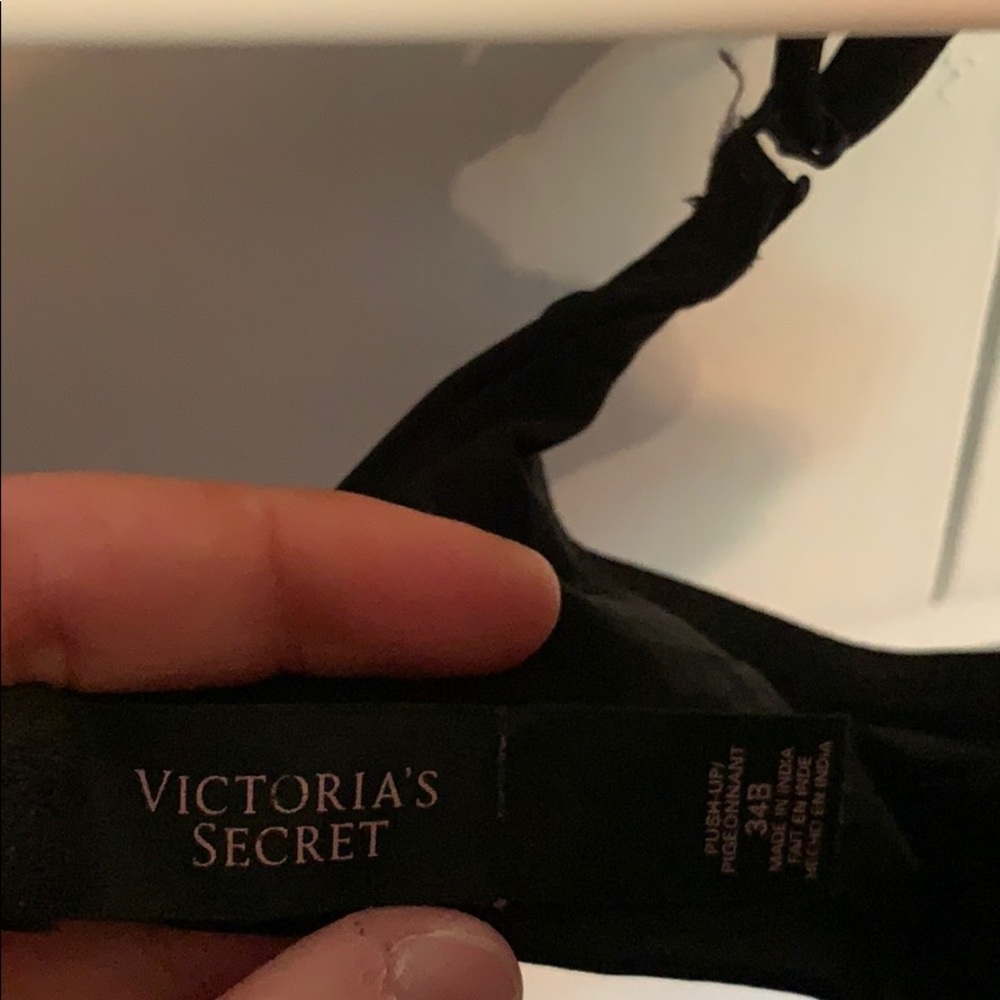 VS BRA - Picture 2 of 4